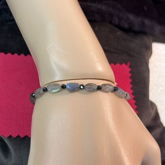 Labradorite & Black Spinel Sterling Silver Bracelet 7.25” - Picture 6 of 8